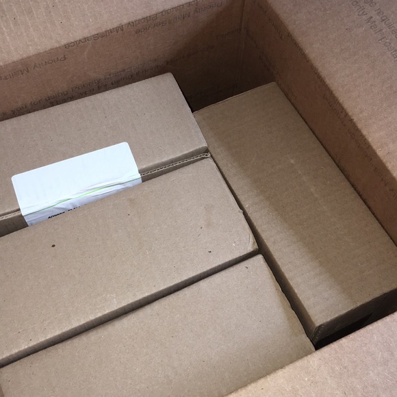 FIrM Lot of 4 candles NEW VS PinK warm & cozy - Picture 3 of 10